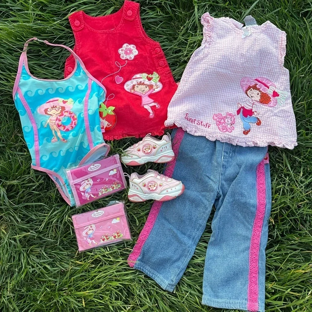 Deadstock Y2K strawberry shortcake wallets 2004